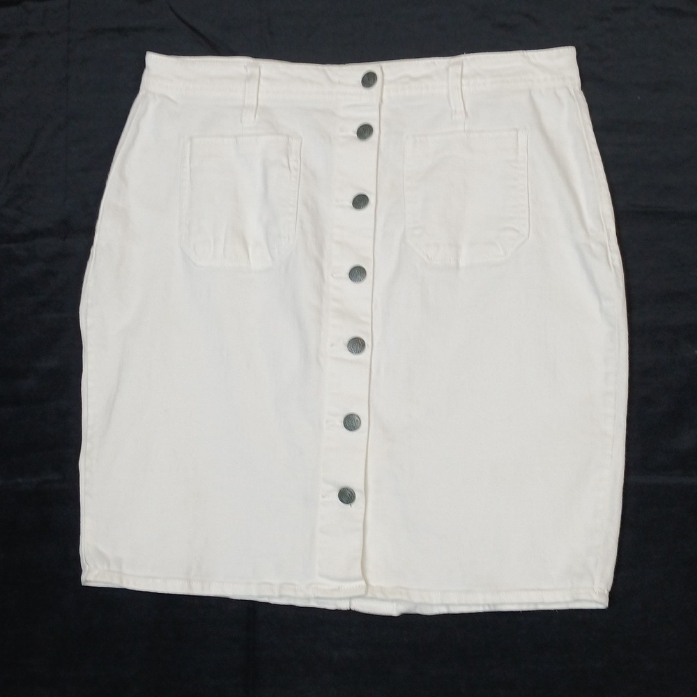 Kenneth Cole Reaction White Denim Button Front Pencil Skirt Size 6 Knee Length